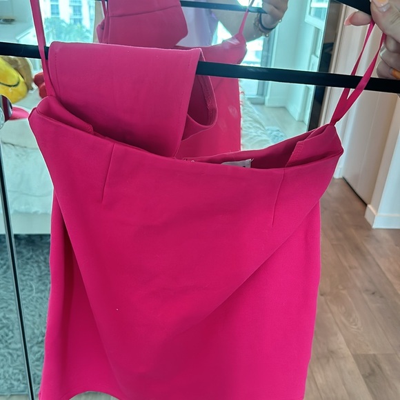 Alise Bandeau Mini Set in Hot Pink. - Picture 5 of 5